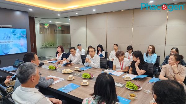 Đoàn khảo sát Trường Đại học Y Hà Nội làm việc tại Viện Công nghệ Phacogen